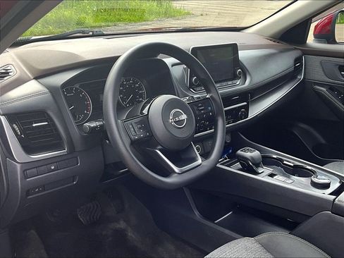 Used 2023 Nissan Rogue SV AWD/4WD image 8