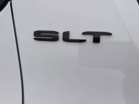 Used 2023 GMC Acadia SLT w/ Elevation Edition FWD image 34