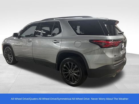 Used 2023 Chevrolet Traverse RS image 3