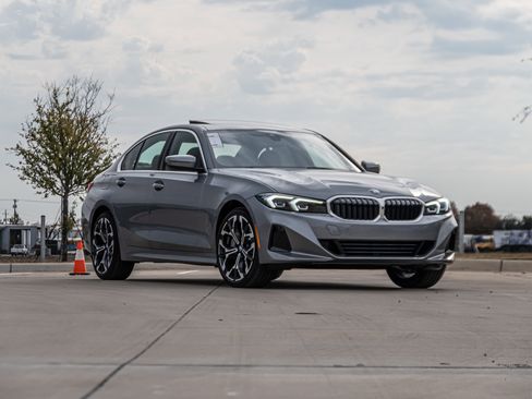 New 2026 BMW 330i Sedan w/ Premium Package image 2