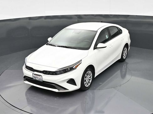 Used 2024 Kia Forte LX FWD image 17