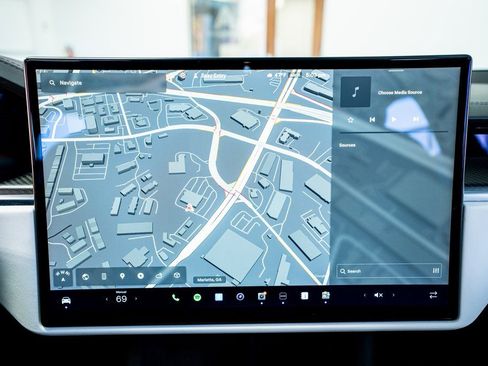 Used 2022 Tesla Model X Plaid image 44