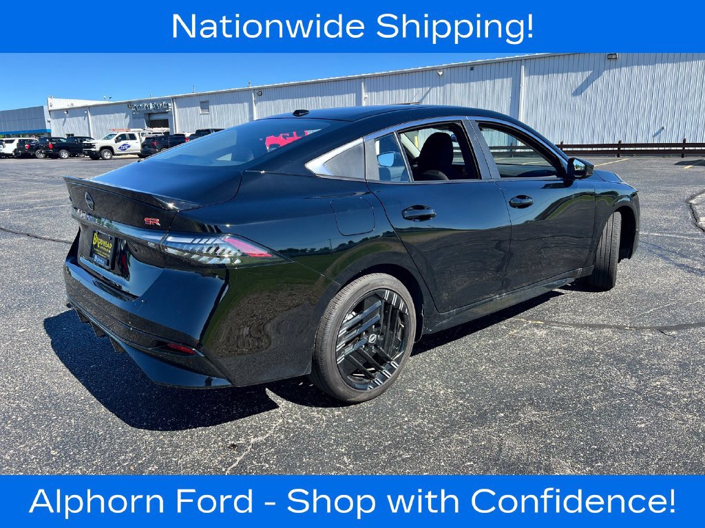 Used 2026 Nissan Sentra SR w/ Floor Mat Package FWD image 3