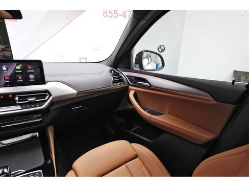 Used 2025 BMW X4 xDrive30i image 8