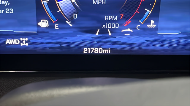Used 2024 Chevrolet Traverse Z71 AWD/4WD image 11