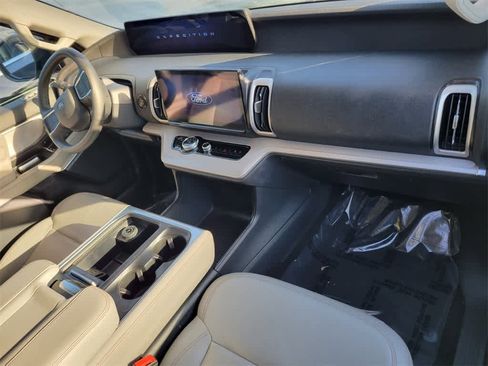 Used 2025 Ford Expedition Max Active image 5