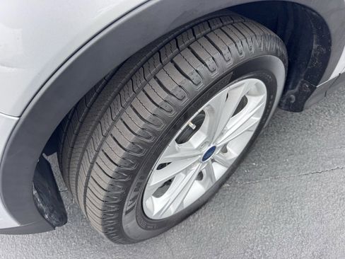 Used 2019 Ford Escape SEL image 13