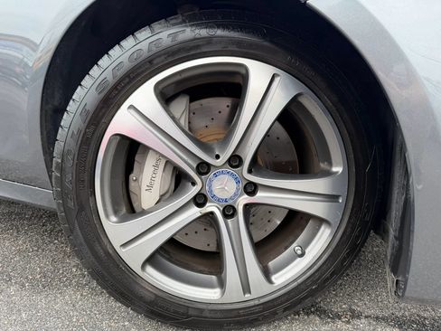 Used 2017 Mercedes-Benz E 400 4MATIC Wagon image 38