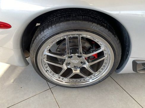 Used 2002 Chevrolet Corvette Z06 w/ Memory Pkg image 11