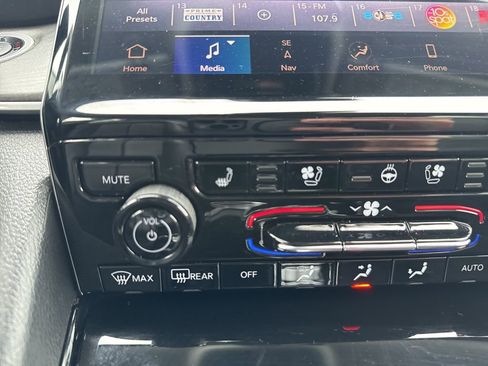 Used 2023 Jeep Grand Cherokee L Limited w/ Luxury Tech Group II image 31