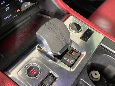 Used 2021 Jaguar F-PACE R-Dynamic S image 17