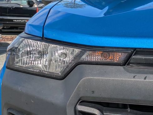Used 2024 Chevrolet Colorado Trail Boss w/ Advanced Trailering Package AWD/4WD image 9