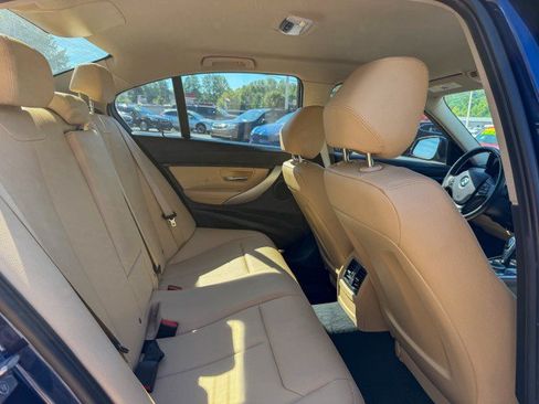 Used 2017 BMW 320i Sedan RWD image 18