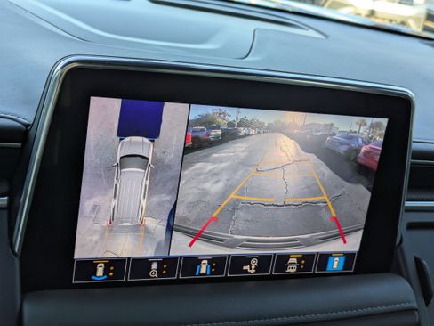 Used 2021 GMC Yukon SLT w/ SLT Luxury Plus Package image 30