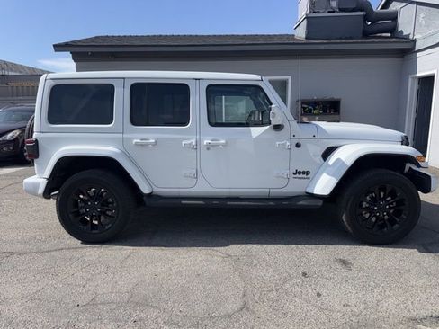 Used 2022 Jeep Wrangler Unlimited Sahara image 4