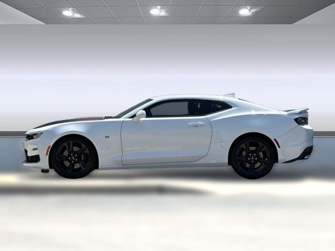 Used 2021 Chevrolet Camaro SS RWD image 2