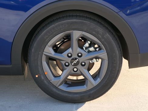 New 2025 Kia K4 LXS image 8