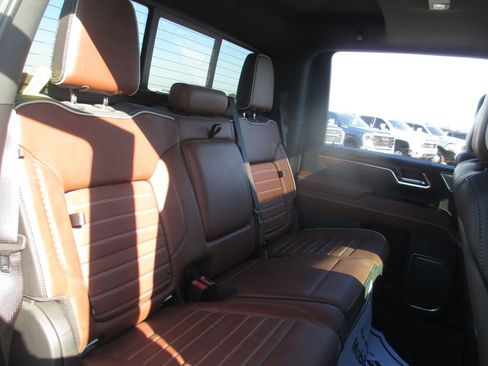 Used 2024 GMC Sierra 2500 Denali Ultimate w/ Max Trailering Package AWD/4WD image 29