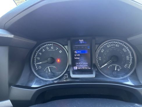 Used 2020 Toyota Tacoma TRD Sport image 18