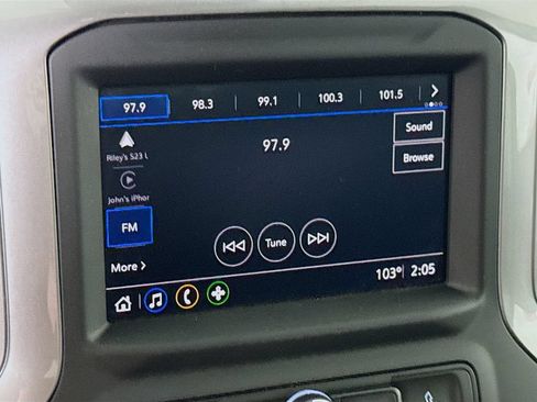 Used 2022 Chevrolet Silverado 1500 Custom w/ LPO, Dark Essentials Package AWD/4WD image 6