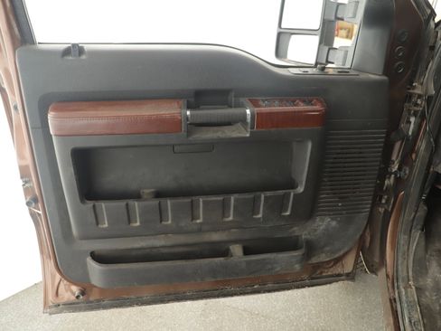 Used 2012 Ford F250 King Ranch w/ King Ranch w/Chrome Pkg image 6