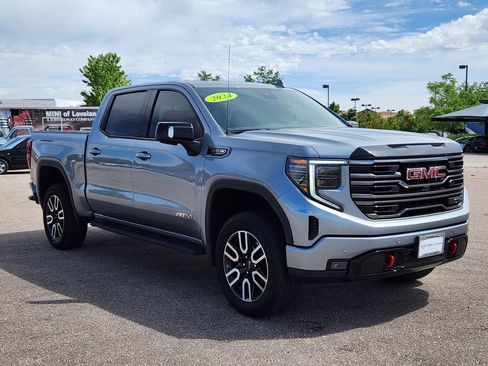 Used 2025 GMC Sierra 1500 AT4 w/ AT4 Premium Package AWD/4WD image 4