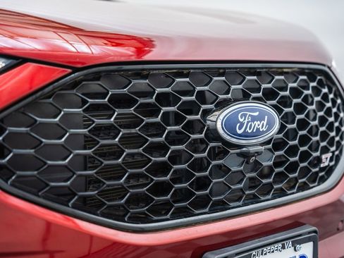 Used 2019 Ford Edge ST w/ Equipment Group 401A AWD/4WD image 14