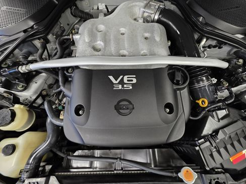 Used 2006 Nissan 350Z Touring w/ (N93) Cargo Convenience Pkg image 3