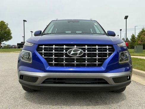 Used 2026 Hyundai Venue SEL FWD image 8