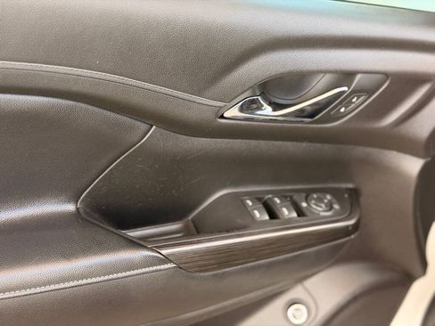 Used 2019 GMC Acadia SLT FWD image 14