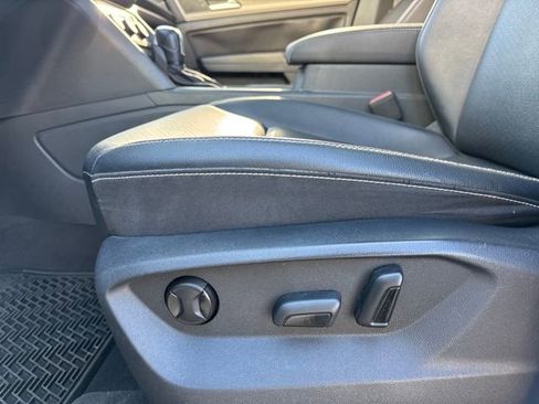 Used 2020 Volkswagen Atlas Cross Sport SE image 12