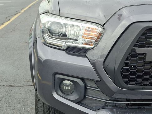 Used 2021 Toyota Tacoma TRD Sport AWD/4WD image 9