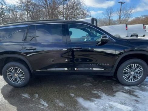 New 2026 Chevrolet Traverse LT w/ Driver Confidence Package image 2