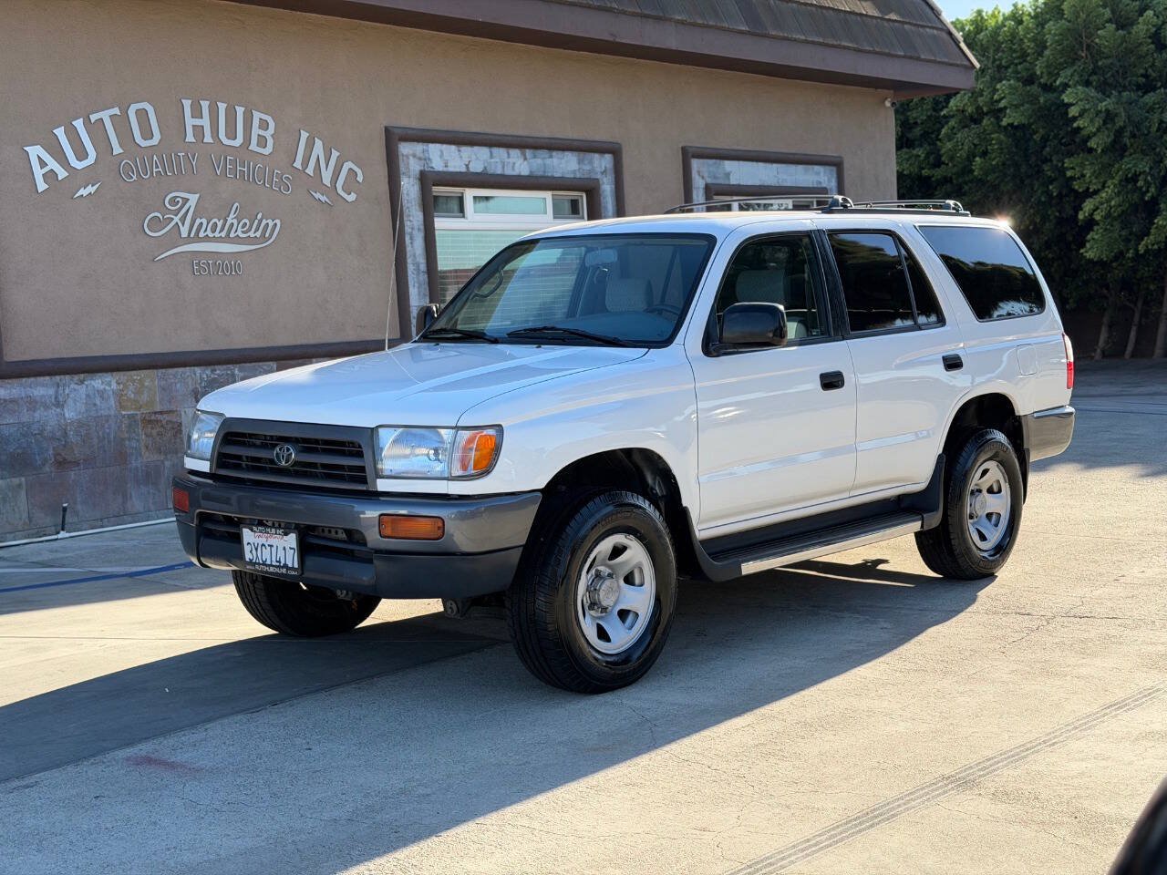 Used 1998 Toyota 4Runner 2WD w/ Upgrade Pkg image 3