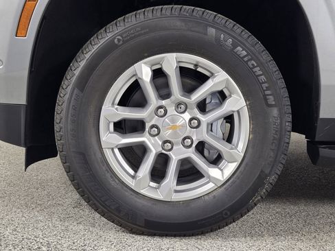 New 2026 Chevrolet Suburban LT w/ Comfort Package RWD image 13