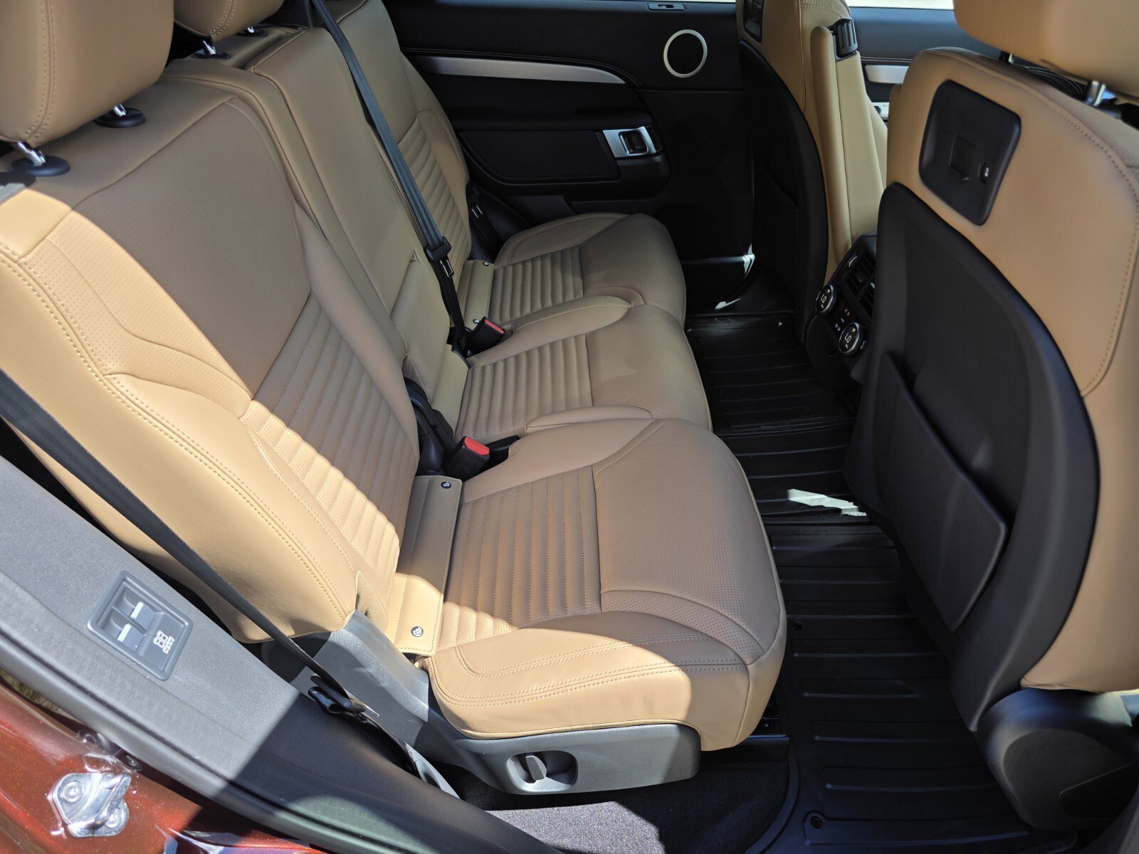 New 2026 Land Rover Discovery Limited Edition AWD/4WD image 5
