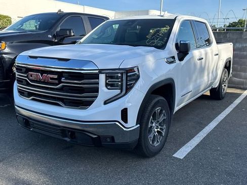 Used 2025 GMC Sierra 1500 SLT AWD/4WD image 7