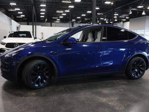 Used 2021 Tesla Model Y Long Range AWD/4WD image 9