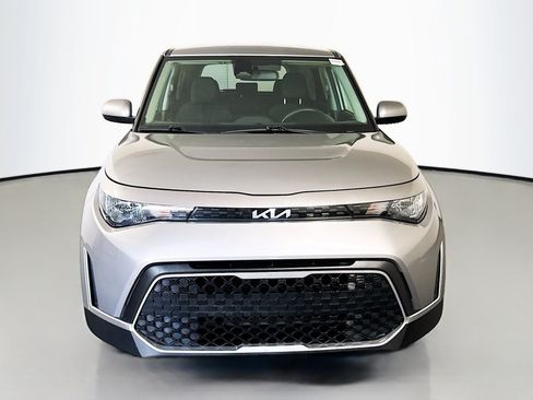 Used 2023 Kia Soul LX w/ Option Group 015 FWD image 2
