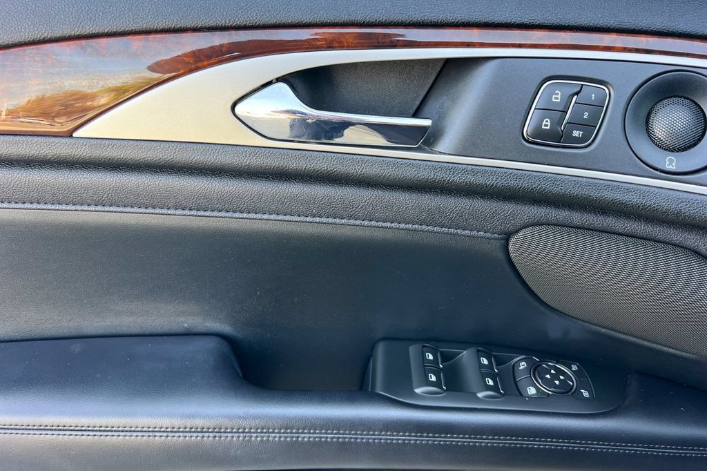 Used 2019 Lincoln MKZ Reserve w/ Reserve Plus Package FWD image 14