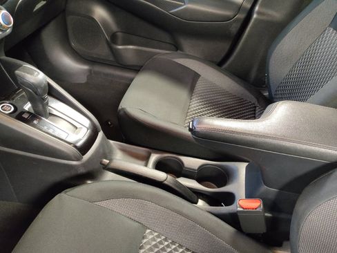 Used 2020 Nissan Versa S FWD image 26