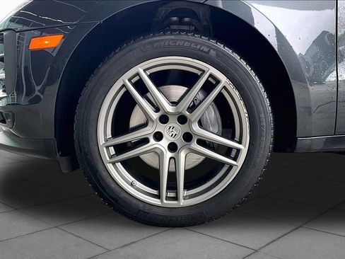 Used 2019 Porsche Macan AWD/4WD image 11
