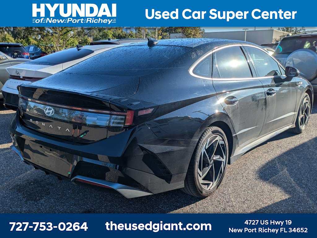 Used 2024 Hyundai Sonata SEL w/ Convenience Package FWD image 2