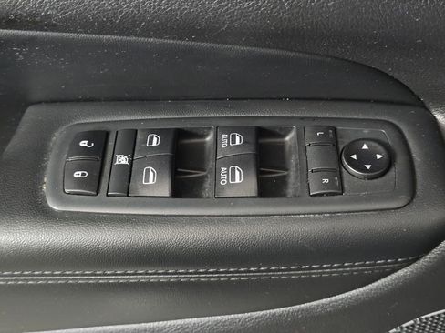 Used 2020 Jeep Grand Cherokee Altitude image 13