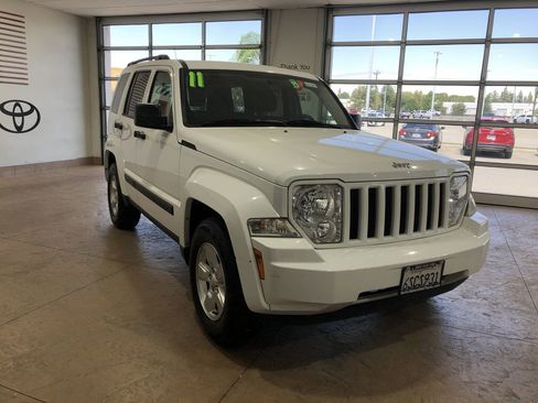 Used 2011 Jeep Liberty Sport w/ Popular Equipment Group image 9