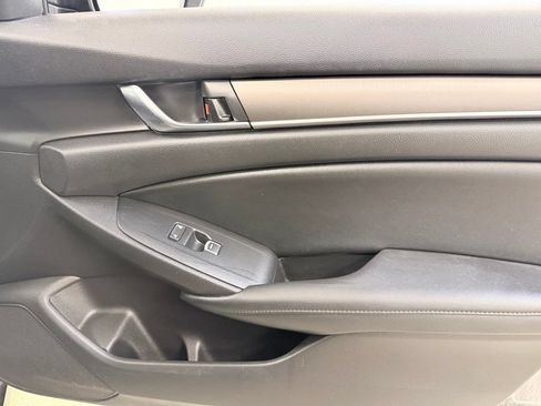 Used 2021 Honda Accord Hybrid image 32