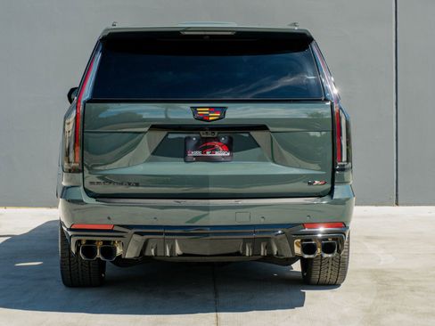Used 2025 Cadillac Escalade V w/ LPO, ONYX Package AWD/4WD image 8