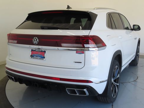 New 2026 Volkswagen Atlas Cross Sport SEL Premium R-Line AWD/4WD image 4