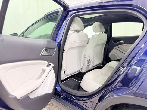 Used 2018 Mercedes-Benz GLA 250 4MATIC image 33