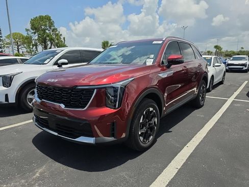 Certified 2025 Kia Sorento S AWD/4WD image 4